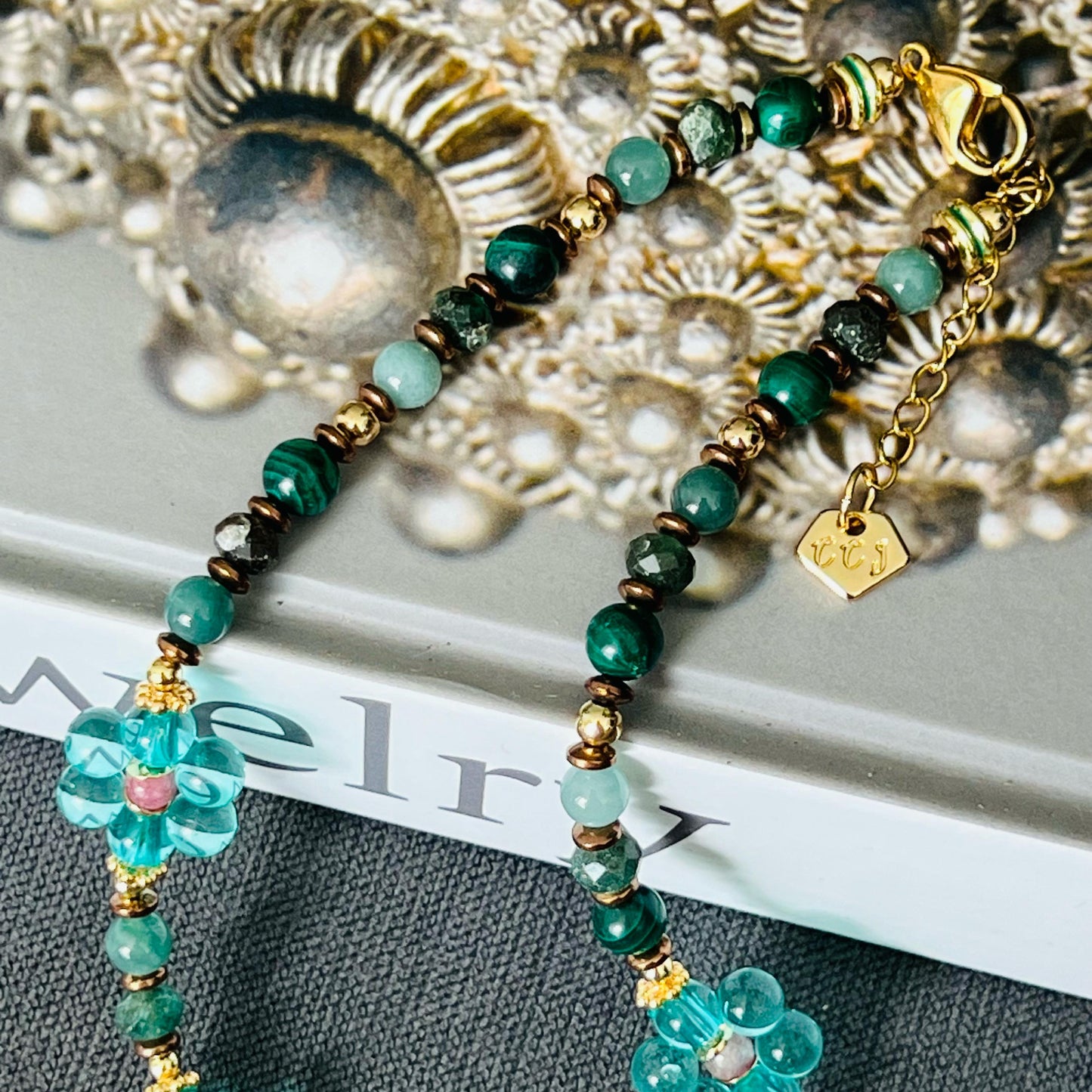 Goodness Green Flower Necklace