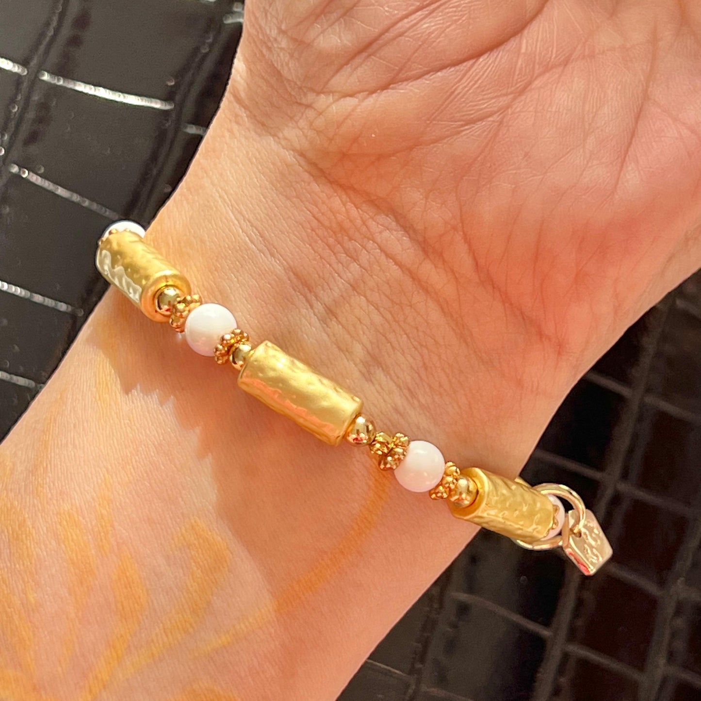 Lucky 6 White Tridacna Bracelet
