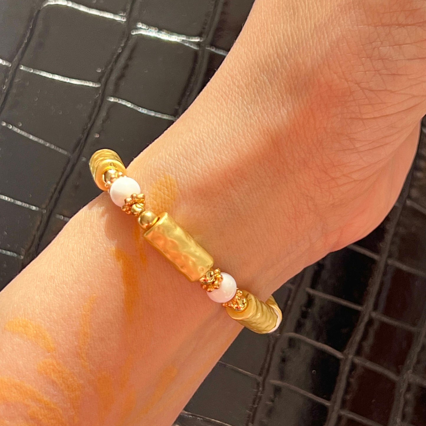 Lucky 6 White Tridacna Bracelet