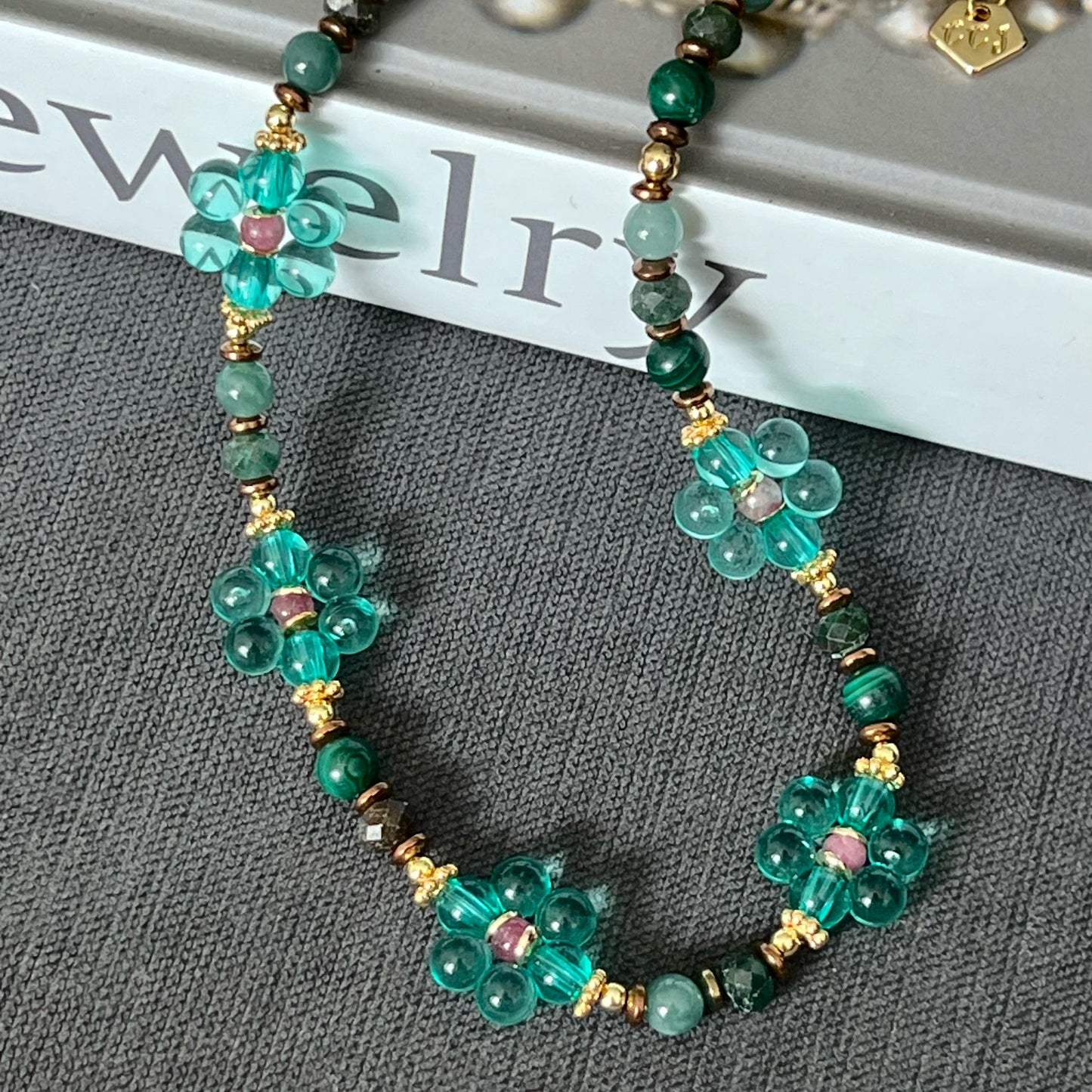 Goodness Green Flower Necklace