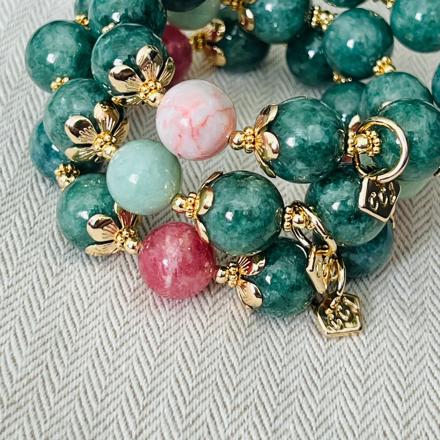 Green Pea Jade & Cinnabar In Quartz Bracelet