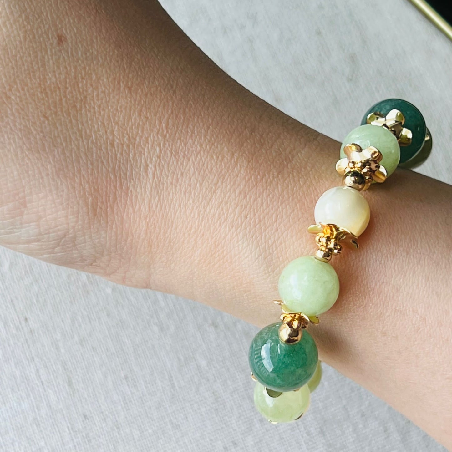 Green Strawberry, Mother Of Pearl & Serpentine Bracelet