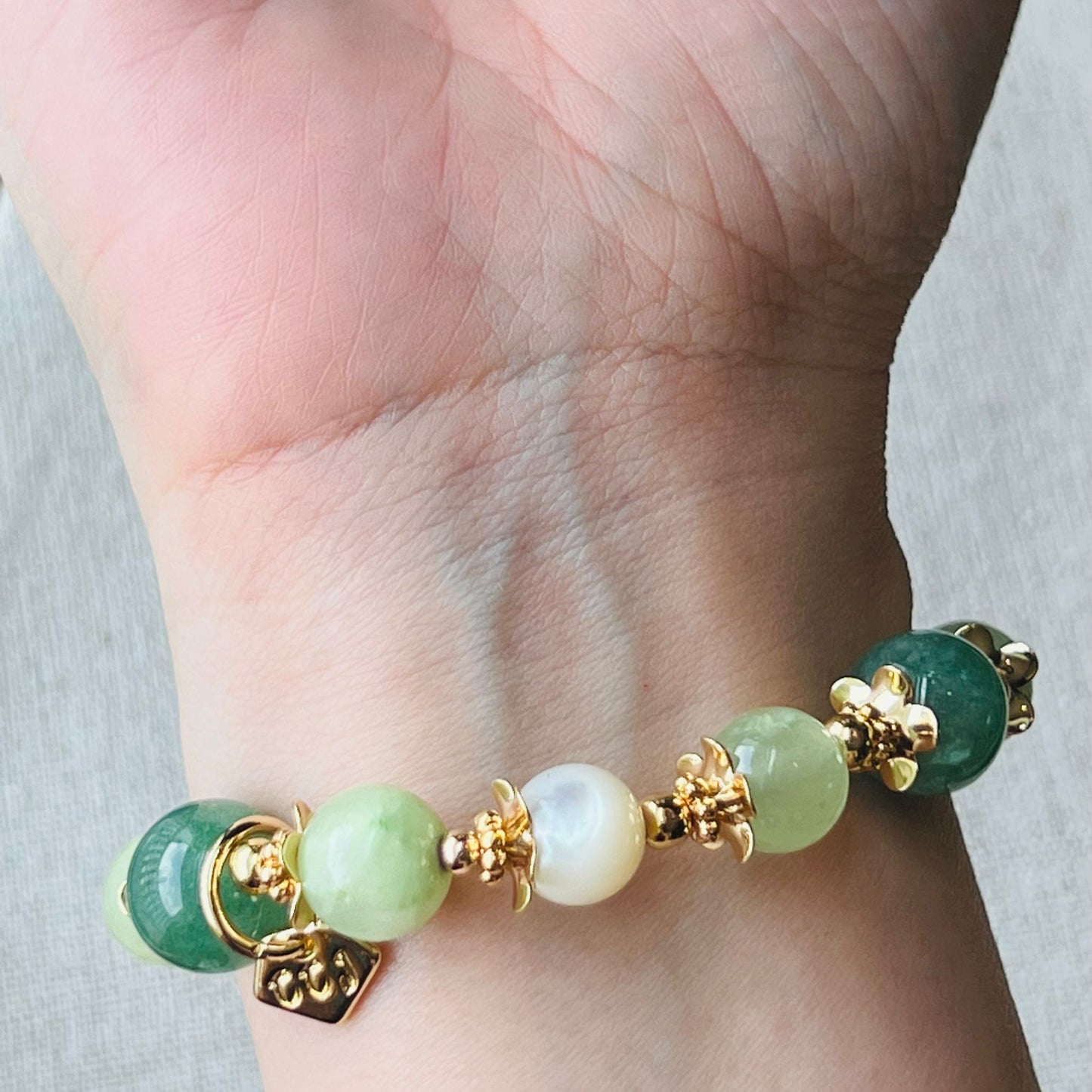 Green Strawberry, Mother Of Pearl & Serpentine Bracelet