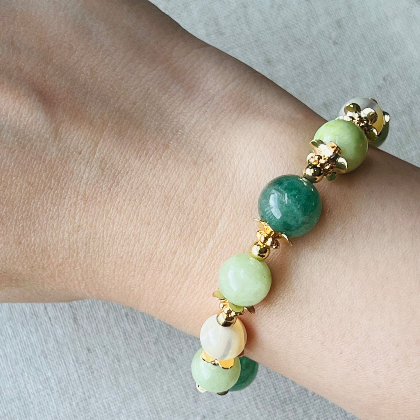 Green Strawberry, Mother Of Pearl & Serpentine Bracelet