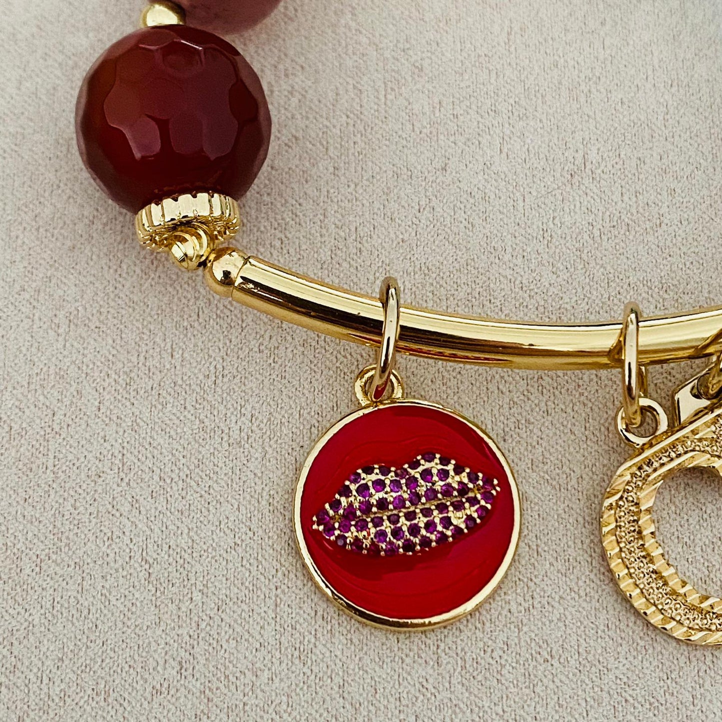 Lips Charm