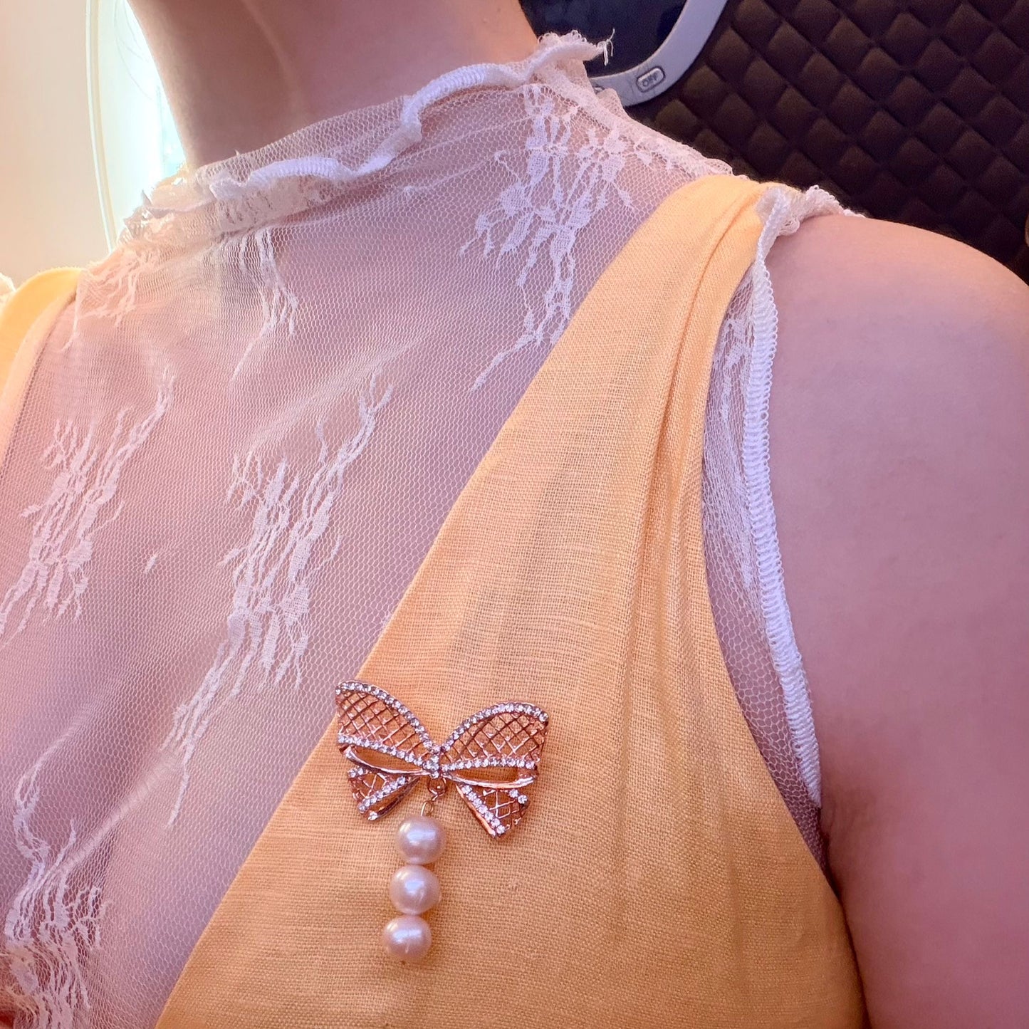Baroque Pearl Ribbon Brooch
