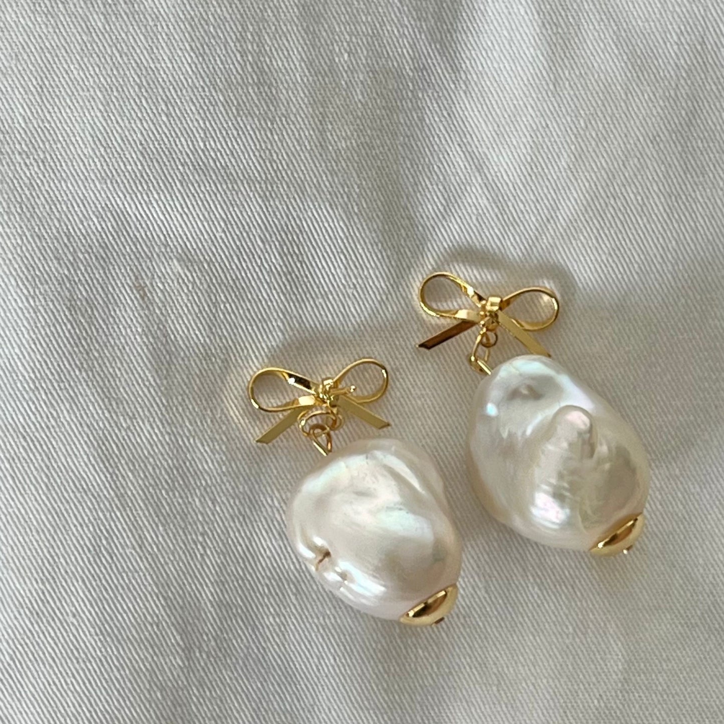 Puffy Baroque Pearl Ribbon Earrings