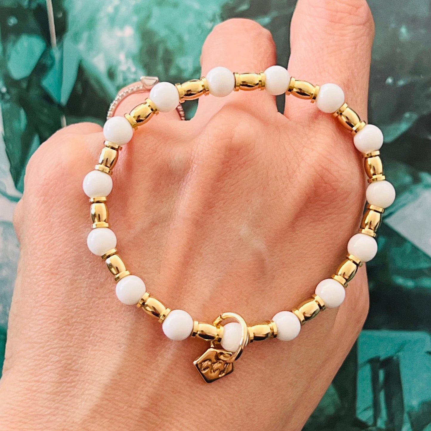 White Tridacna Baby Bracelet