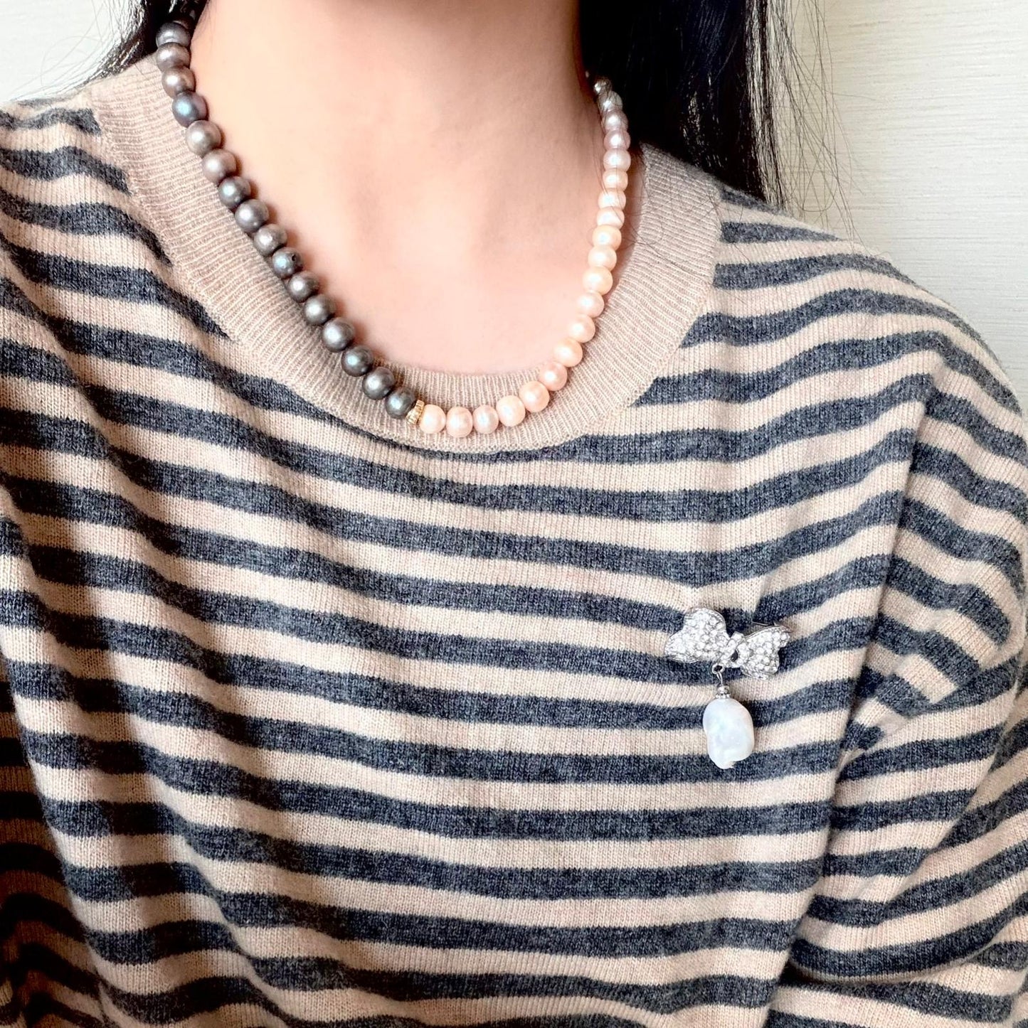Puffy Baroque Pearl Ribbon Brooch