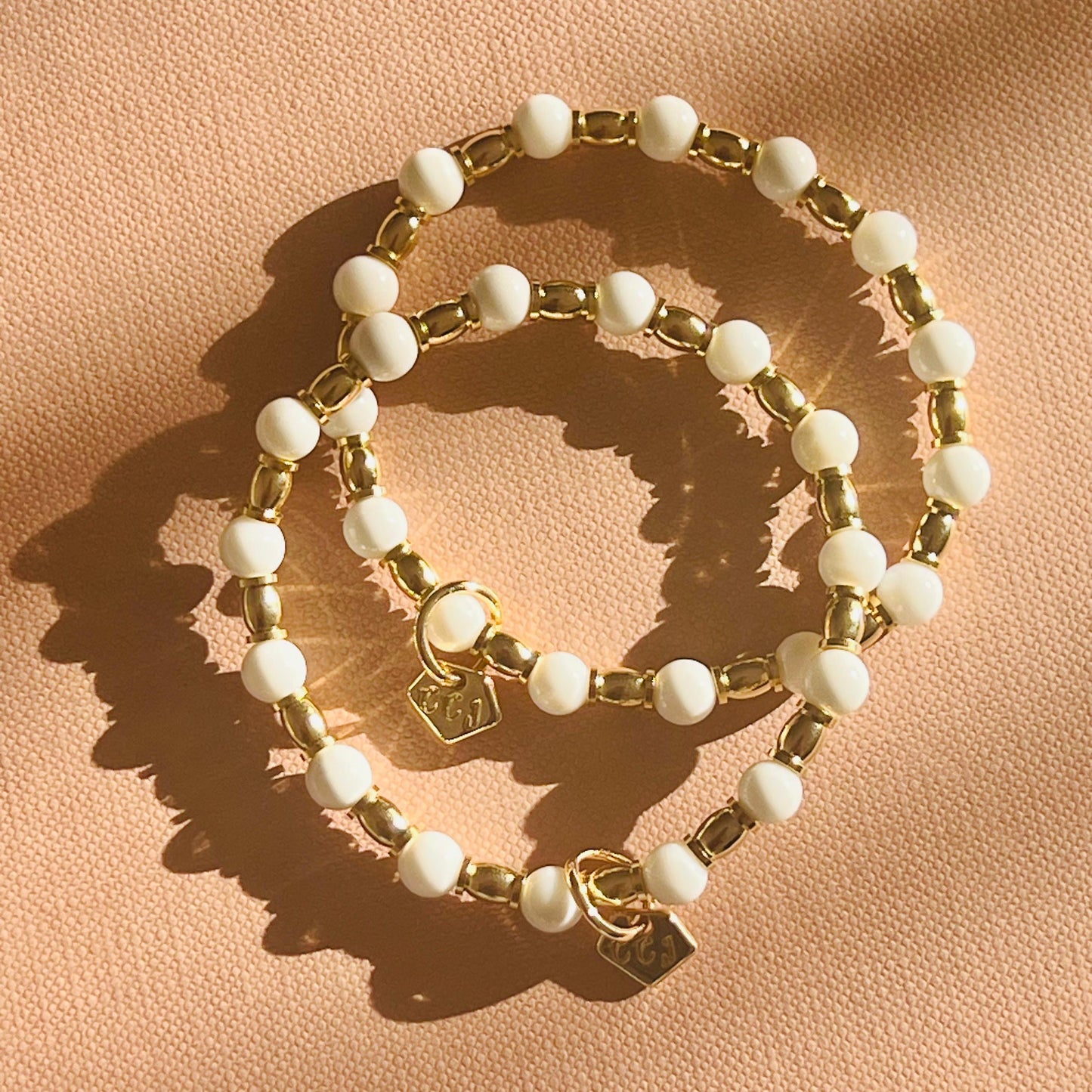 White Tridacna Baby Bracelet