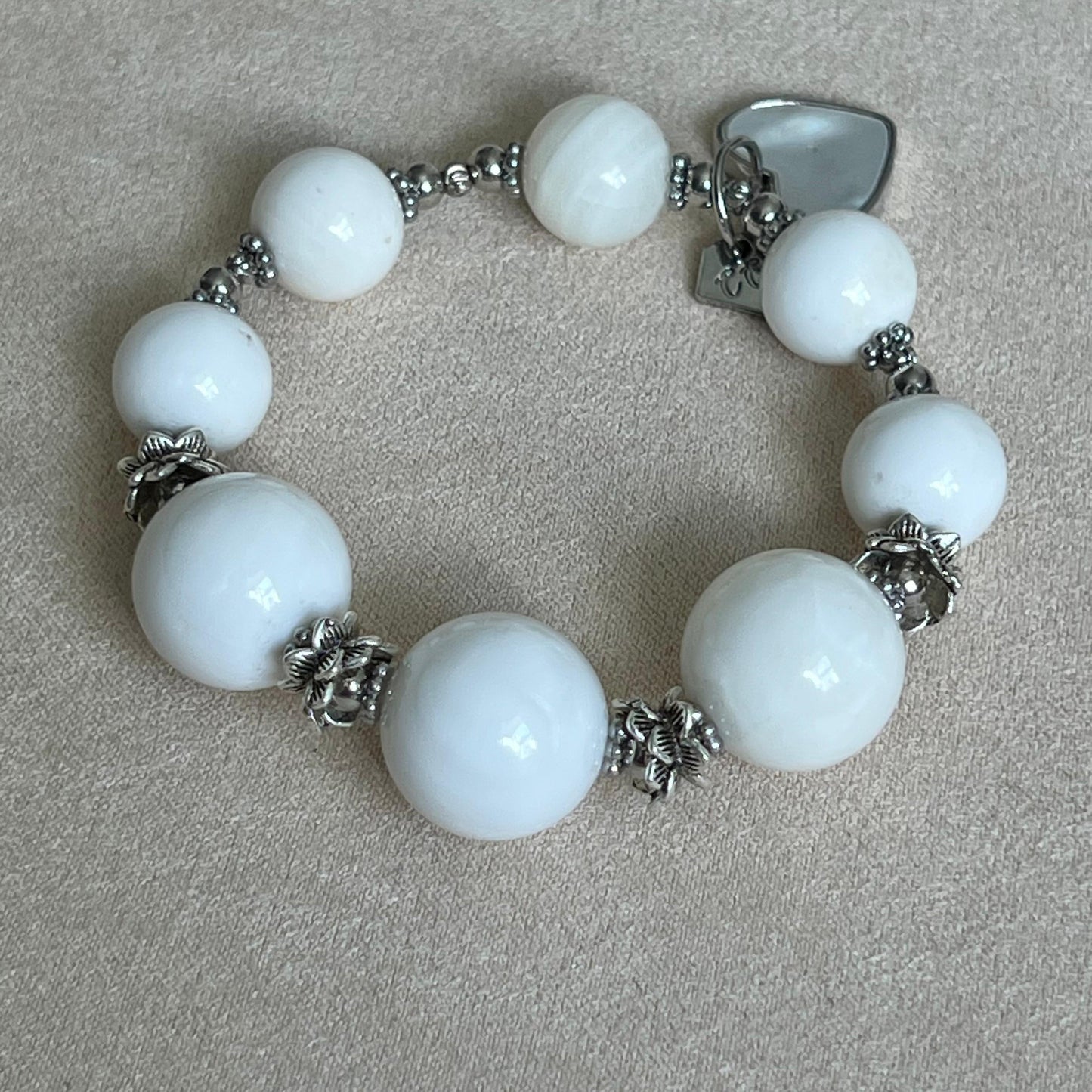 White Tridacna Supreme Bracelet